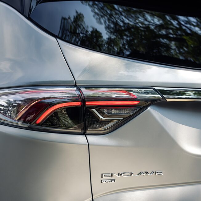Feux arrière du Buick Enclave Avenir 2022.