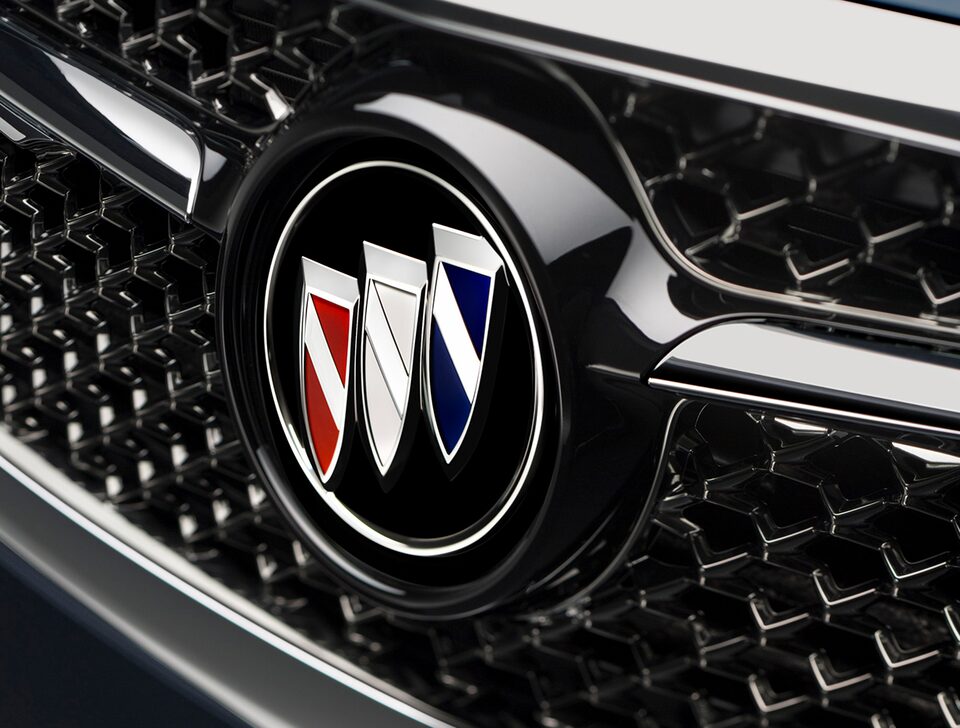The Buick Avenir's grille design.