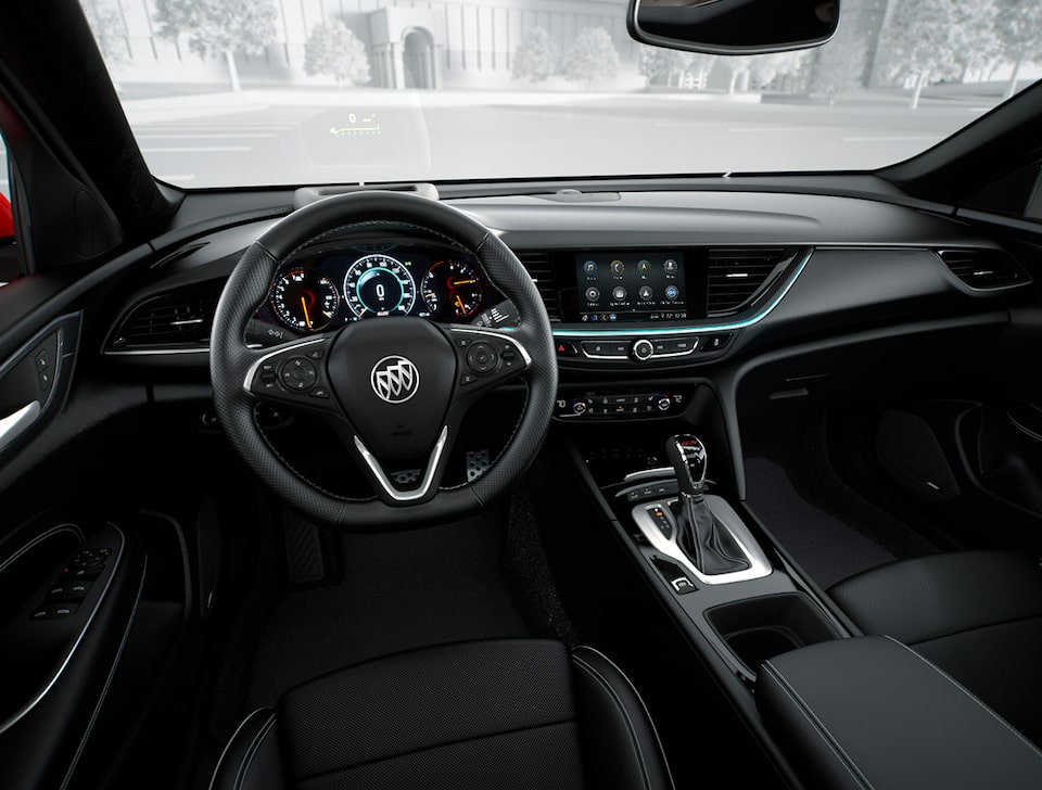 Dispositif de visualisation tête haute multicolore en option sur la Buick Regal GS 2020.