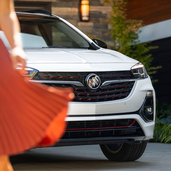 Vue avant de la Buick Encore GX ST 2022.