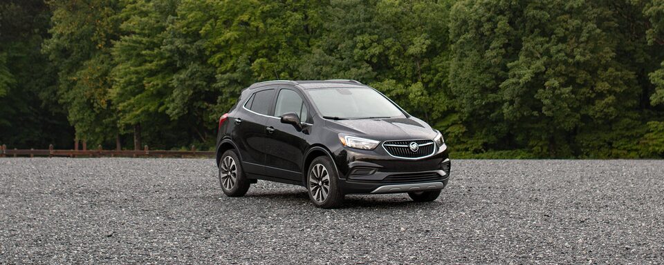 Buick Encore 2022 stationnée à l’extérieur.