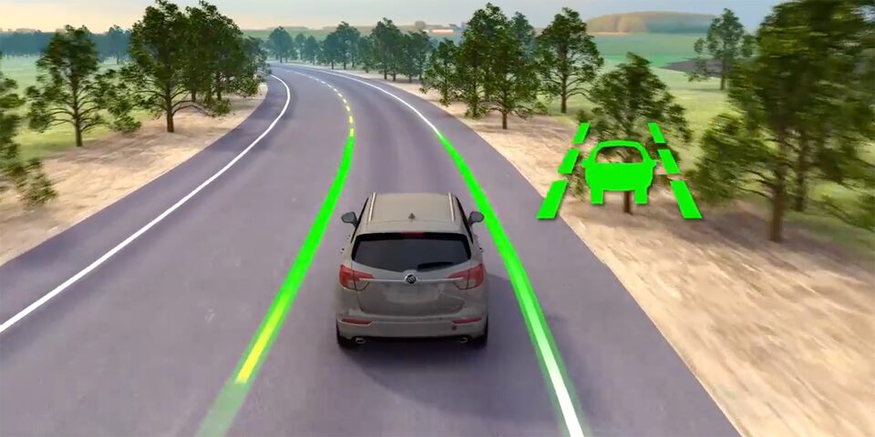 Buick Encore 2022 avec assistance au maintien de la trajectoire.