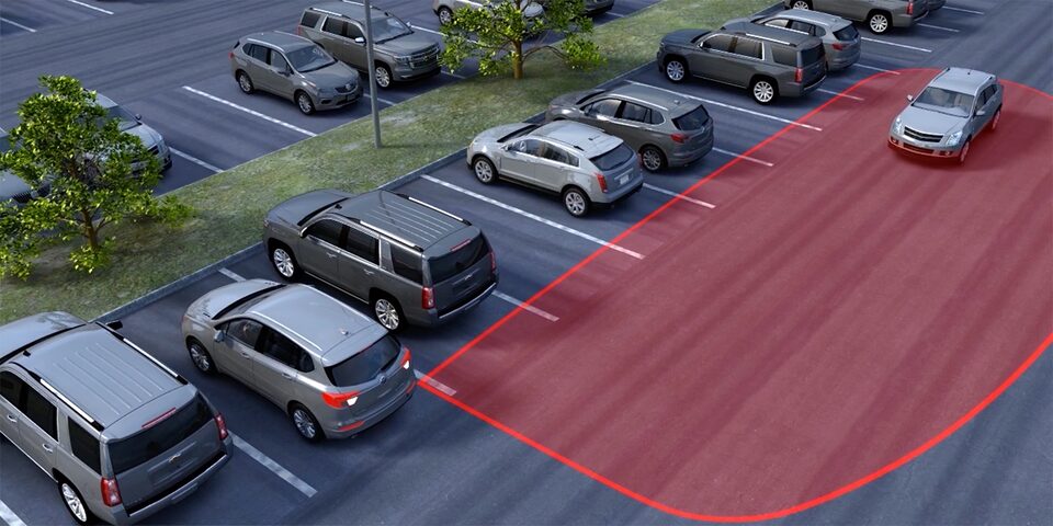 Buick Encore 2022 — Alerte à la circulation transversale à l’arrière.