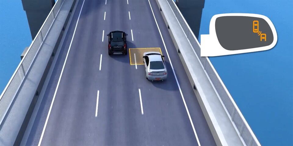 Buick Encore 2022 — Alerte à l’angle mort latéral.