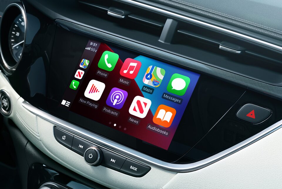 Système d'infodivertissement de la Buick Encore GX 2022 avec Apple CarPlay.