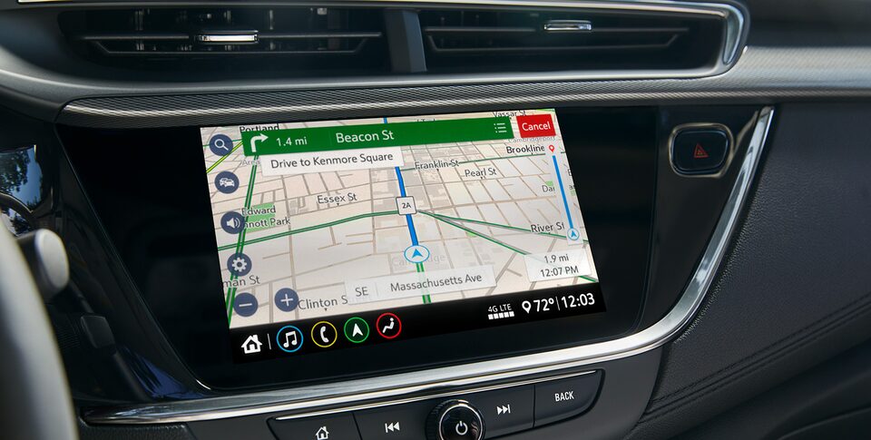 Système d'infodivertissement de la Buick Encore GX 2023 avec système de navigation intégré.