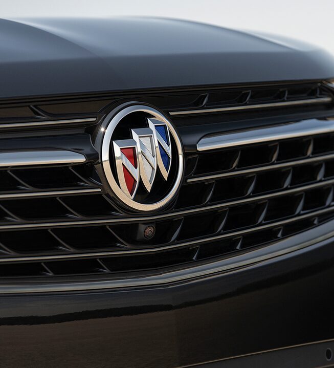 2023 Buick Envision ST grille.
