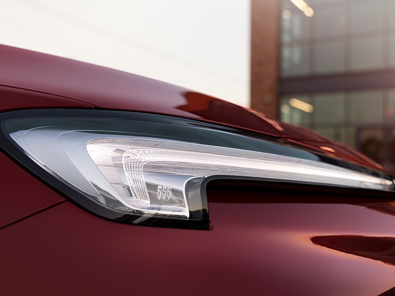 Vue rapprochée des phares à DEL du Buick Encore GX 2025.