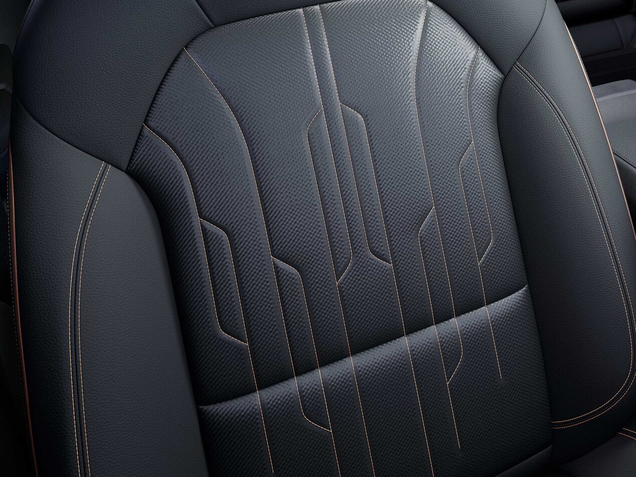 Vue rapprochée des surpiqûres des sièges en cuir du Buick Envista Avenir 2026.