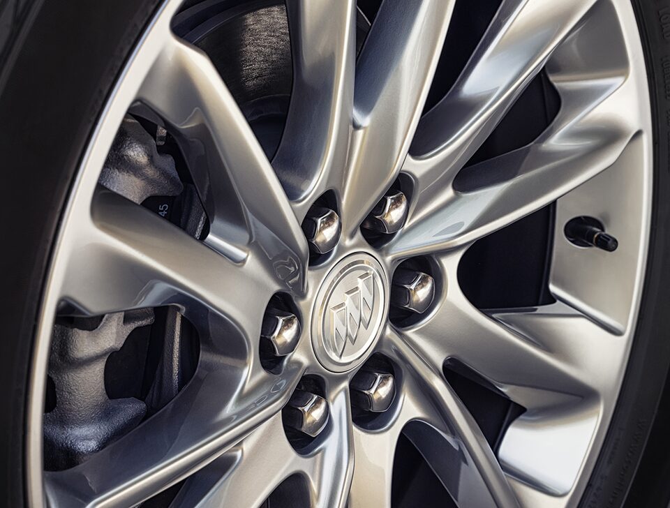 Roue du Buick Enclave 2022.