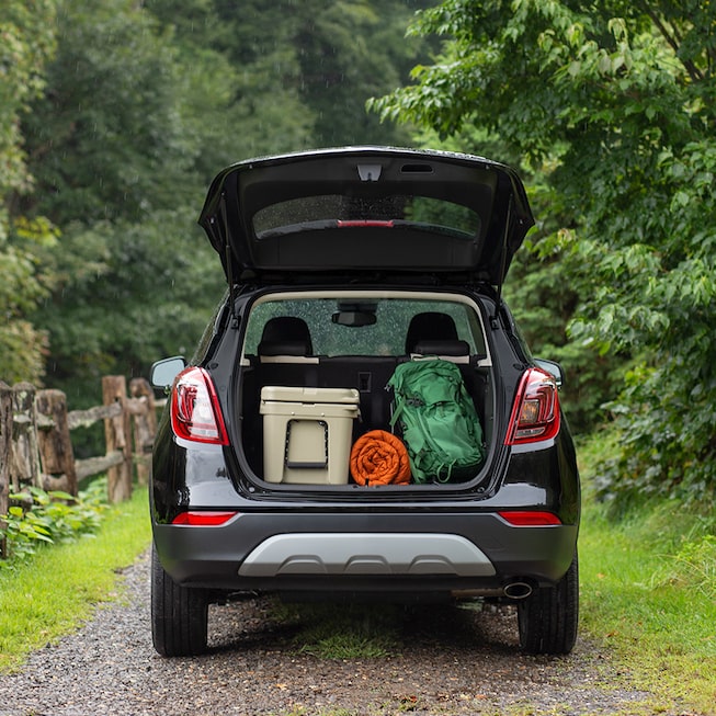 Buick Encore 2022 avec coffre à bagages.