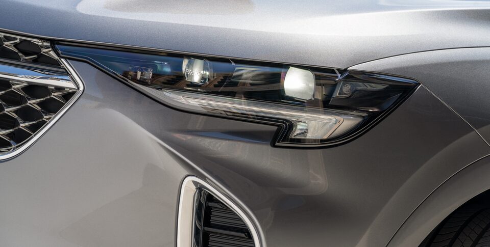 L’Envision 2023 et les feux de route automatiques Intellibeam.