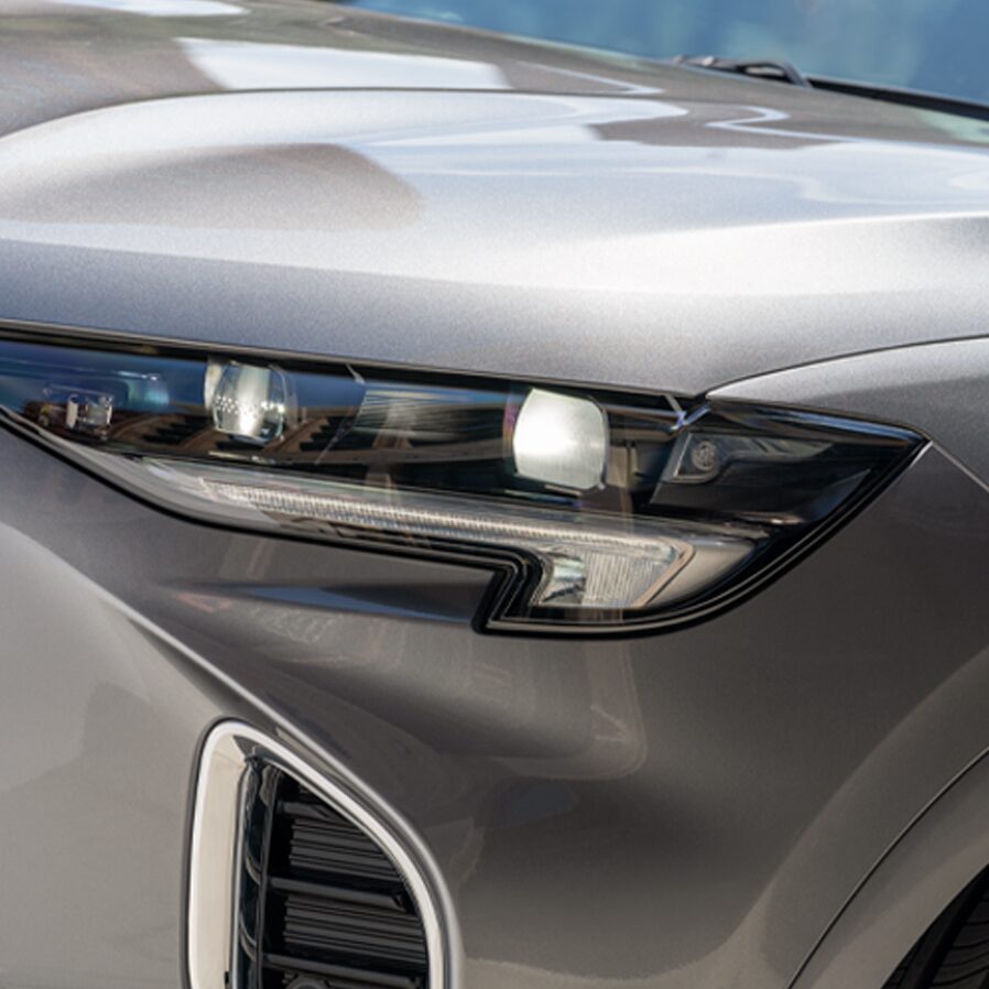 2023 Buick Envision Avenir headlights.