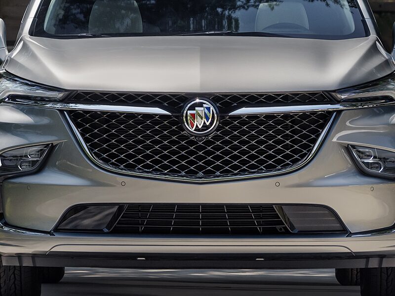 Vue avant du Buick Enclave Avenir 2024.