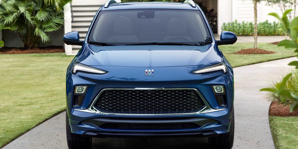 Front view and grille of the 2024 Buick Encore GX Avenir.