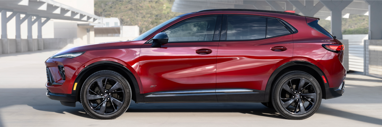 Vue latérale gauche du Buick Envision ST 2024.
