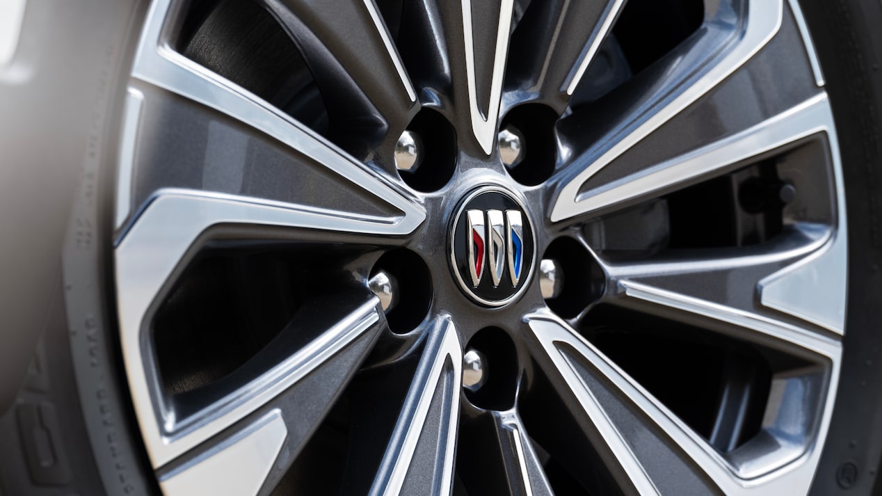 2024 Buick Envision wheel.