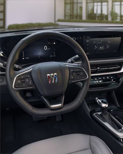 Habitacle côté conducteur du Buick Envista 2024.