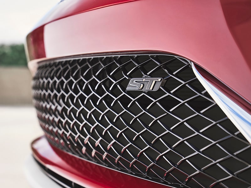 Vue rapprochée de la calandre personnalisée du Buick Envista sport de tourisme 2024.