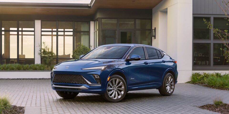 Front profile view of the 2024 Buick Envista Avenir.