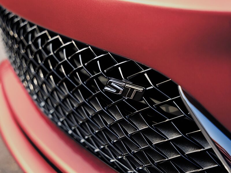 Close-up view of the 2024 Buick Envista grille.