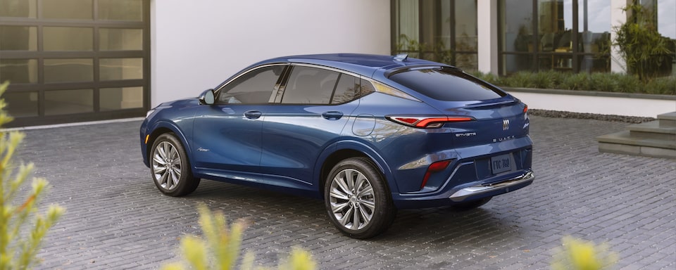 Vue latérale arrière gauche du Buick Envista Avenir 2024.