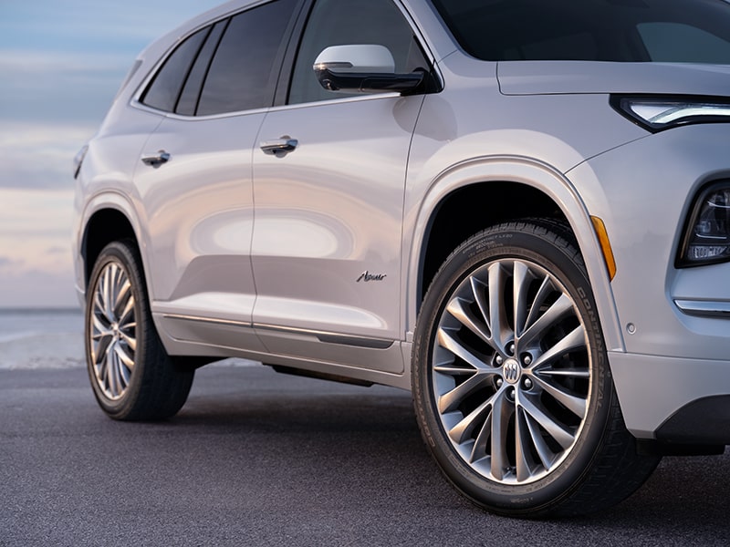 Front-side view of the wheels of the 2025 Buick Enclave.