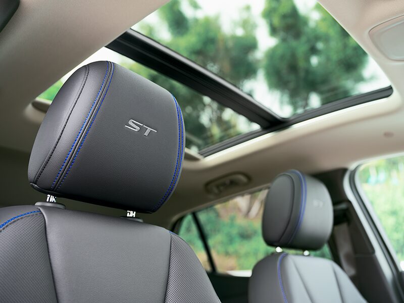 Close up view of the panoramic moonroof on the 2025 Buick Encore GX ST.