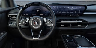 L’habitacle côté conducteur spacieux du Buick Enclave 2026 vu par le conducteur.