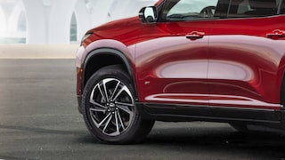 Sleek wheels of the 2026 Buick Enclave ST.