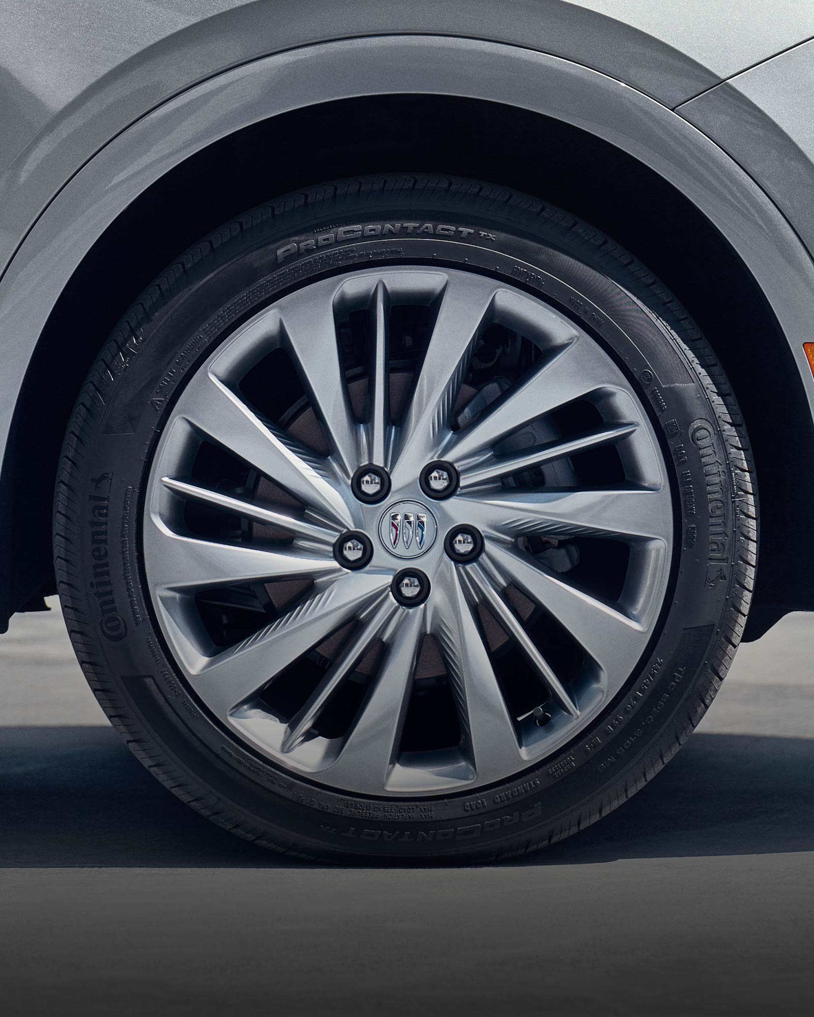 Close-up of the 20 Inch Alloy Wheels with Pearl Nickel Finish on the 2026 Buick Envision Avenir Luxury SUV.
