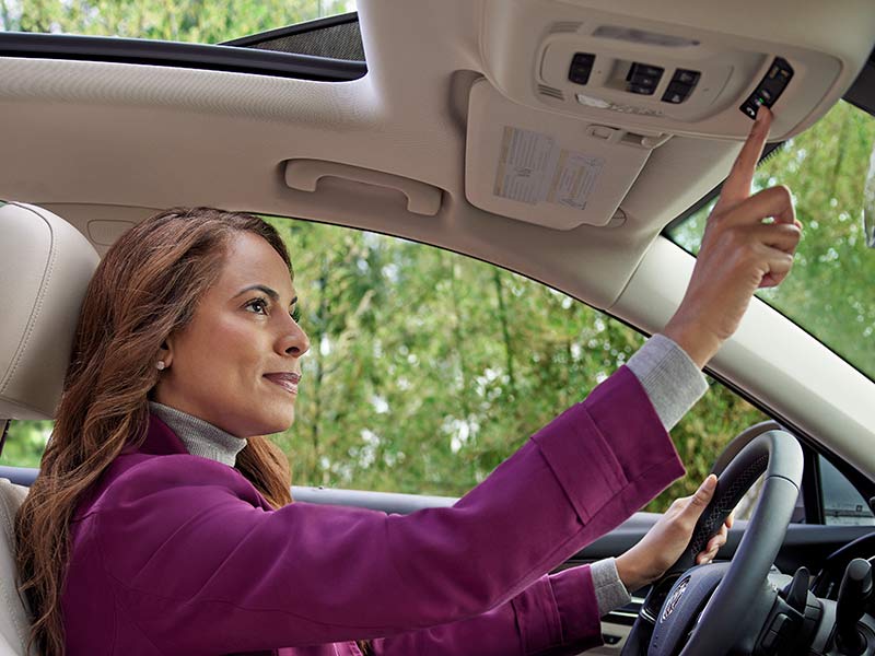 2024-enclave-st-mov-tech-onstar-l-21OT_SS_BU_BP_08062.jpg