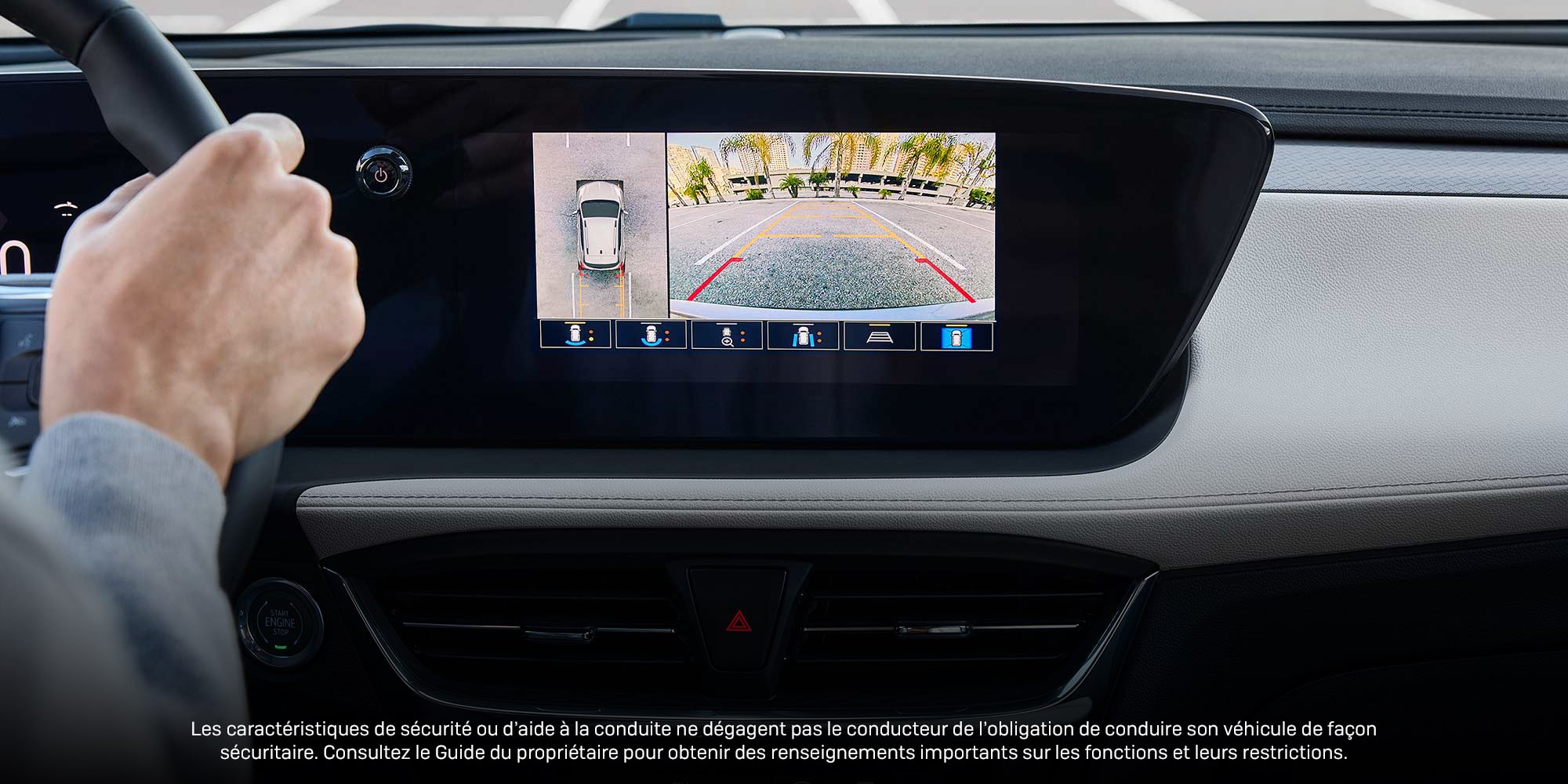 Vue rapprochée de l’écran du système d’infodivertissement du Buick Encore GX Avenir 2026 affichant une vue de caméra.